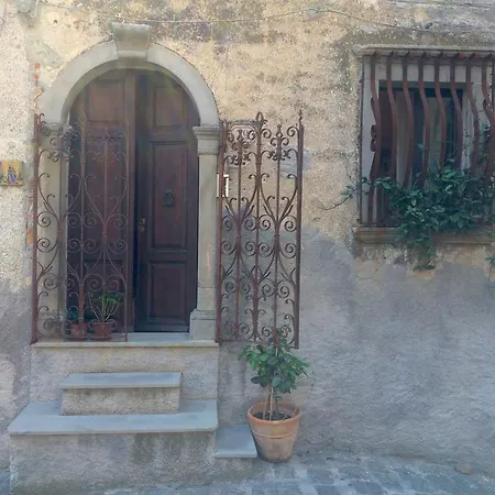 Palazzo Cutrufelli Apartment *